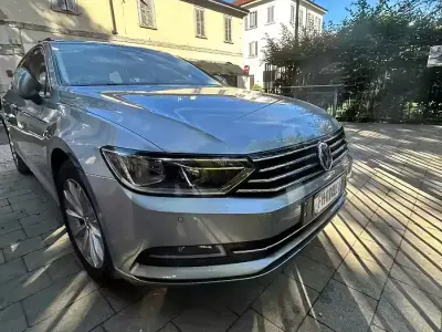 Usata VW Passat 120 CV (88 kW) 2018 Grigio Station wagon