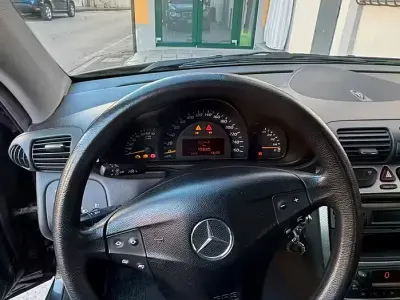Begagnad Mercedes C180