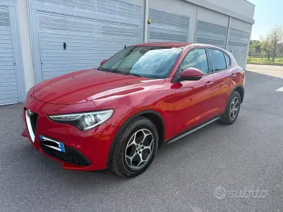 Usata Alfa Romeo Stelvio 160 CV (117 kW) 2022 Rosso SUV