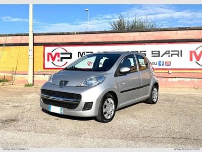 Usata Peugeot 107 68 CV (50 kW) 2011 Grigio Utilitaria