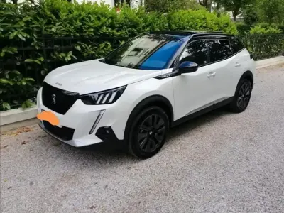 Usata Peugeot 2008 GT-line 131 CV (96 kW) 2020 SUV