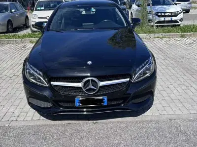 Usata Mercedes C220 Premium 170 CV (125 kW) 2017 Nero Coupé