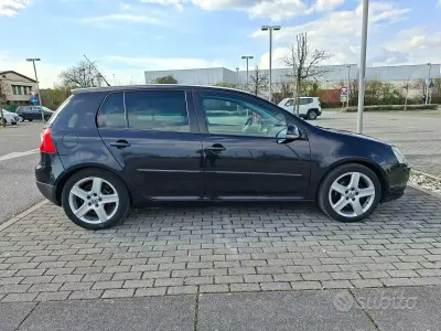 Usata VW Golf V 105 CV (77 kW) 2007 Nero Berlina