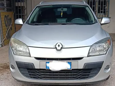 Usata Renault Mégane GrandTour 90 CV (66 kW) 2012 Grigio Station wagon