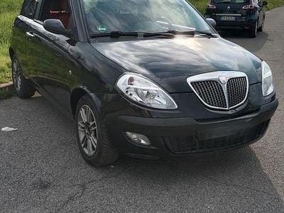 Usata Lancia Ypsilon 95 CV (69 kW) 2004 Nero Utilitaria