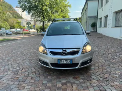Usata Opel Zafira Cosmo 125 CV (91 kW) 2010 Grigio Monovolume
