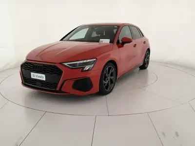 Usata Audi A3 S-Line 150 CV (110 kW) 2023 Y1 rosso tango metallizzato Berlina