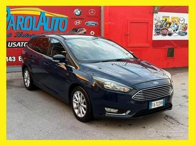 Usata Ford Focus 120 CV (88 kW) 2015 Blu Station wagon