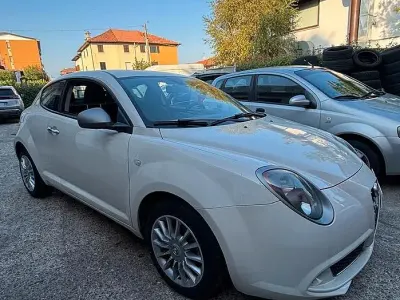 Usata Alfa Romeo MiTo Distinctive 70 CV (51 kW) 2014 Utilitaria