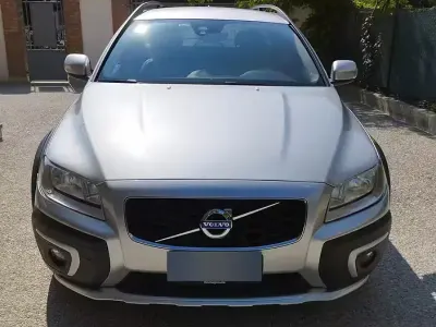 Usata Volvo XC70 181 CV (133 kW) 2016 Grigio Station wagon