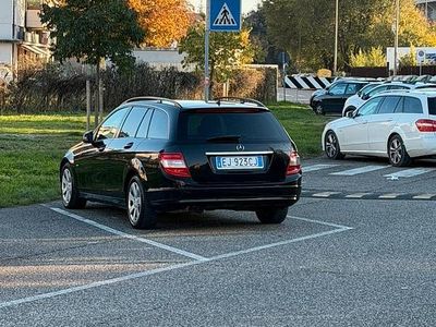 Usata Mercedes C200 136 CV (100 kW) 2011 Nero Station wagon