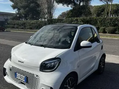 Usata Smart ForTwo Coupé Pure 41 kW (56 CV) 2022 Bianco Utilitaria