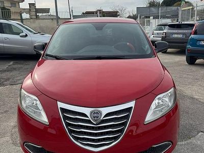 Usata Lancia Ypsilon 85 CV (62 kW) 2014 Rosso Utilitaria