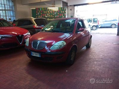 Begagnad Lancia Ypsilon 60 HK (44 kW) 2006 Röd Halvkombi