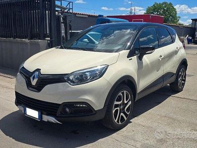 Usata Renault Captur 90 CV (66 kW) 2017 Beige SUV