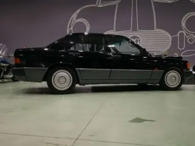 Usata Mercedes 190 122 CV (89 kW) 1989 Nero Berlina