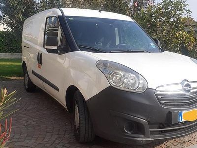 Begagnad Opel Combo 87 HK (63 kW) 2017 Vit Minibuss