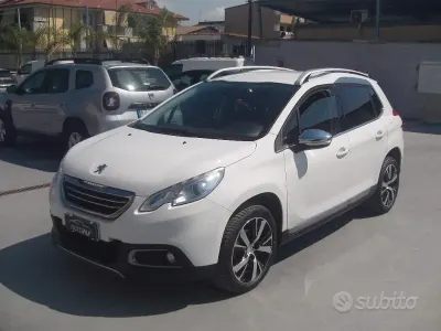 Usata Peugeot 2008 Allure 92 CV (67 kW) 2014 Bianco SUV