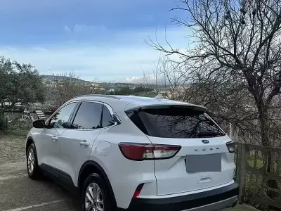 Usata Ford Kuga Titanium 120 CV (88 kW) 2021 Bianco SUV