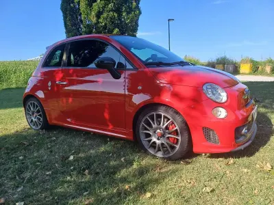 Usata Abarth 695 179 CV (131 kW) 2012 Rosso ferrari Utilitaria
