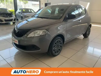 Usata Lancia Ypsilon 71 CV (52 kW) 2024 Grigio Utilitaria