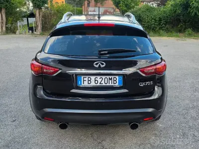 Usata Infiniti QX70 238 CV (175 kW) 2015 Nero SUV