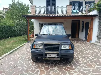 Usata Suzuki Vitara 75 CV (55 kW) 1991 Nero SUV