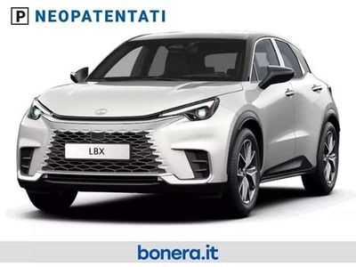 Nuova Lexus LBX 136 CV (100 kW) 2026 Pure white / black (non ord) SUV