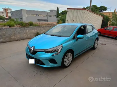 Usata Renault Clio V Business 101 CV (74 kW) 2022 Blu Berlina