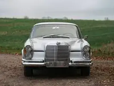Usata Mercedes 300 SE 170 CV (125 kW) 1965 Argento Coupé