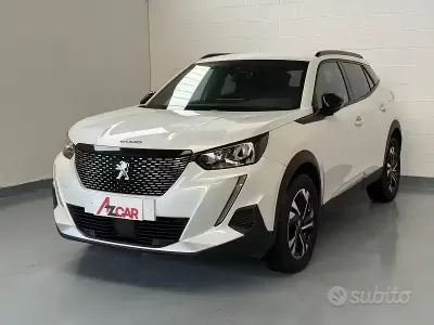 Usata Peugeot 2008 Allure 131 CV (96 kW) 2023 Blanco nacarado SUV