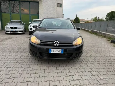 Usata VW Golf VI Comfortline 105 CV (77 kW) 2011 Nero Utilitaria