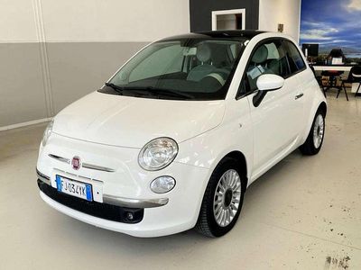 Begagnad Fiat 500 Lounge 69 HK (50 kW) 2014 Vit Halvkombi