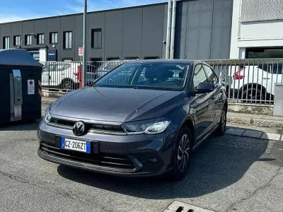 Usata VW Polo Life 95 CV (69 kW) 2025 Grigio Utilitaria