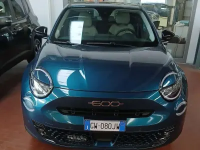 Usata Fiat 600 La Prima 101 CV (74 kW) 2024 Blu/azzurro SUV