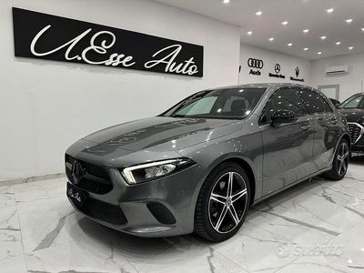 Usata Mercedes A180 Night 115 CV (84 kW) 2020 Grigio Berlina