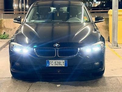 Usata BMW 318 Luxury Line 150 CV (110 kW) 2016 Nero Station wagon