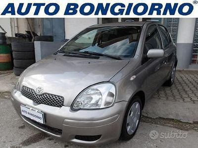 Grigio Usata 2004 Toyota Yaris Sol Utilitaria | 3500 € (Buon prezzo)