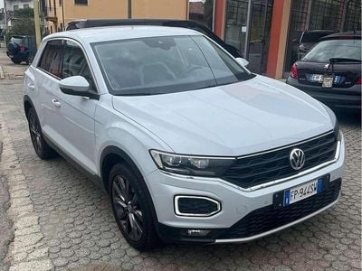 Usata VW T-Roc Advance 150 CV (110 kW) 2018 Bianco SUV
