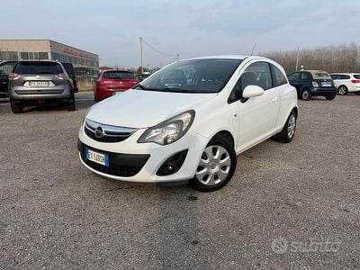 Usata Opel Corsa 75 CV (55 kW) 2015 Bianco Utilitaria