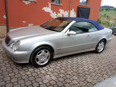 Usata Mercedes CLK200 163 CV (119 kW) 2000 Grigio Cabrio