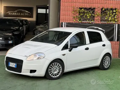 Usata Fiat Grande Punto S 75 CV (55 kW) 2011 Bianco Utilitaria