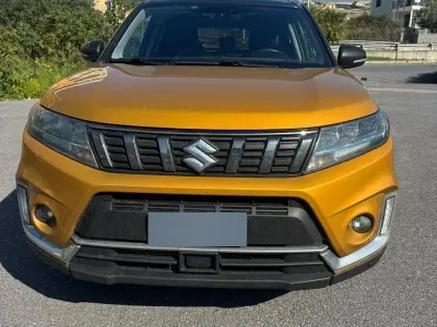 Usata Suzuki Vitara 129 CV (94 kW) 2022 Oro SUV