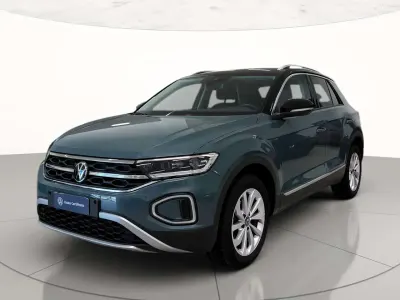 Usata VW T-Roc Style 116 CV (85 kW) 2025 Petroleum blue metallizzato nero SUV