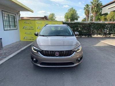 Usata Fiat Tipo Easy 120 CV (88 kW) 2019 Oro Station wagon