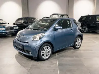 Usata Toyota iQ Executive 99 CV (72 kW) 2011 Azzurro Utilitaria
