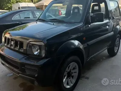 Usata Suzuki Jimny 85 CV (62 kW) 2011 Nero SUV