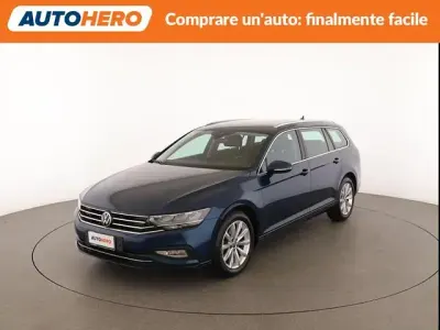 Usata VW Passat Business 122 CV (89 kW) 2021 Blu Station wagon
