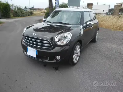 Usata Mini Cooper D Countryman 111 CV (81 kW) 2015 Marrone SUV