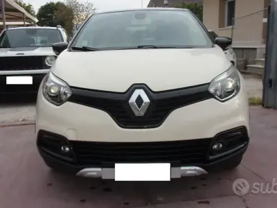 Usata Renault Captur Intens 90 CV (66 kW) 2017 Beige SUV